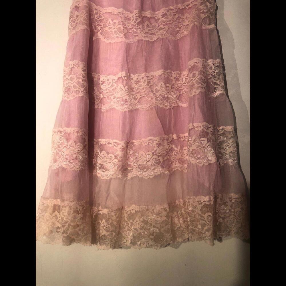 Vintage pink lace below the knee skirt - Picture 3 of 4